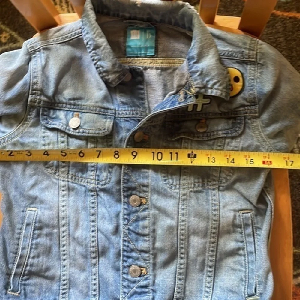GAP Kids Girls Large‎ (10-11) Graphic Jean Jacket With Patches Light Wash Cotton